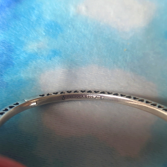 Pink radiant hearts of Pandora bangle - Picture 5 of 6